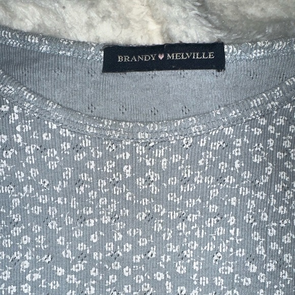 Brady Melville top size small - Picture 2 of 2